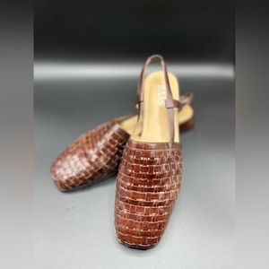 Vintage Bass Leather Sandals Size 9